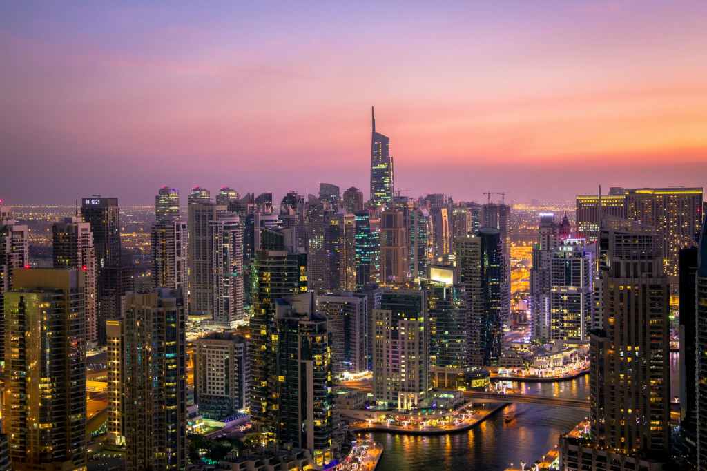 Why should I visit Dubai ?